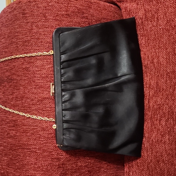 Avon Vintage Black Satin Clutch Purse With Jewel Closure Gold Chain 1970's - Picture 2 of 5
